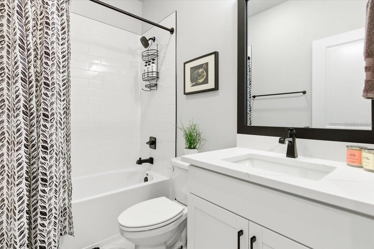 EMERALD LNDG/WATERSIDE - Residential