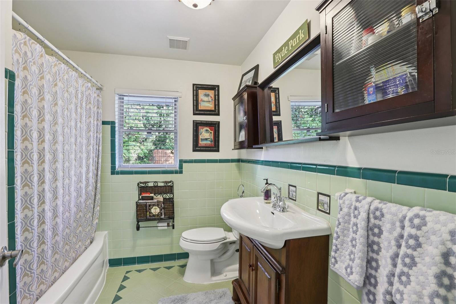 TAMPAS NORTH SIDE COUNTRY CLU - Residential