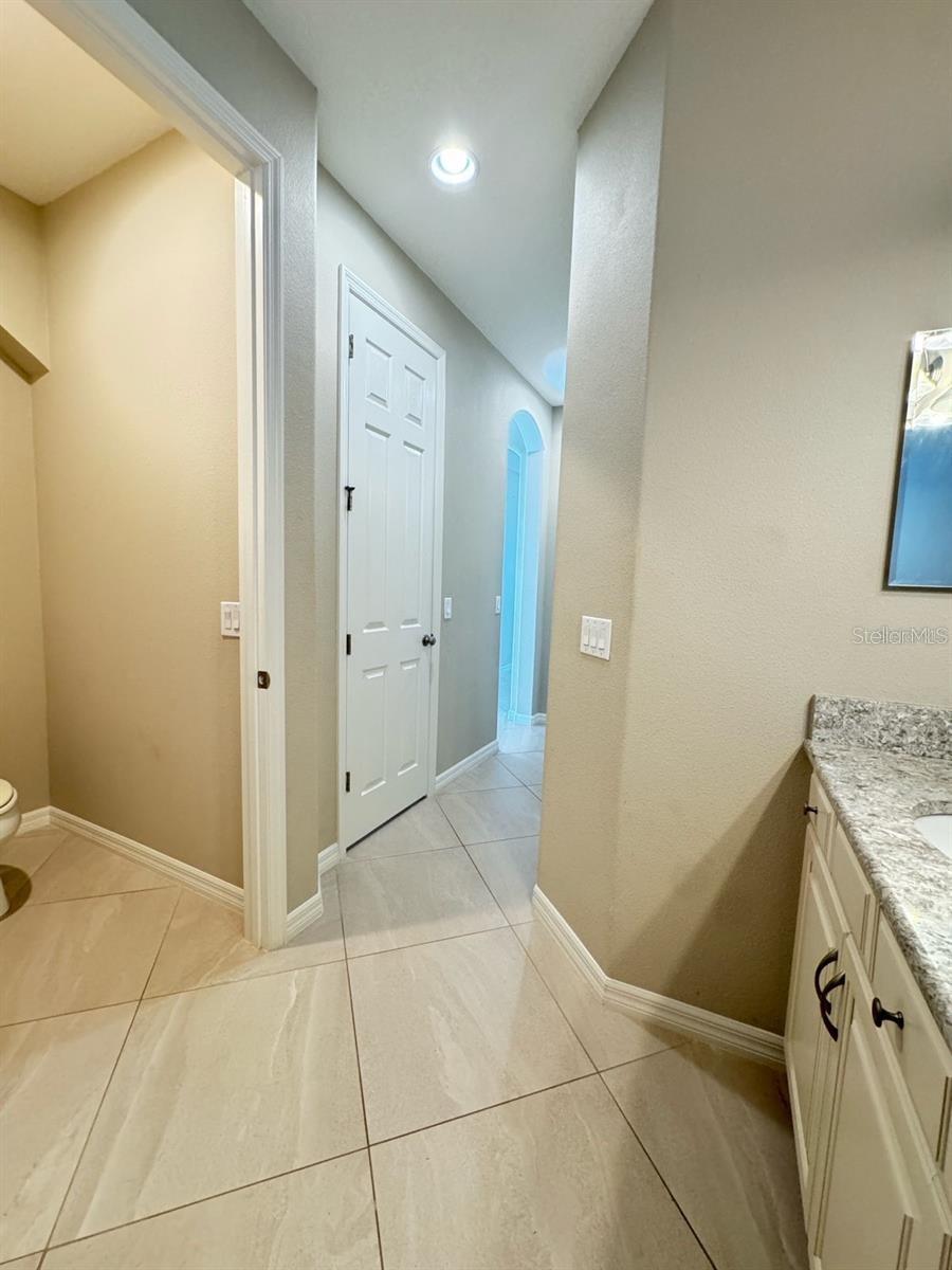 ARBOR LAKES ON PALMER RANCH - Residential Lease