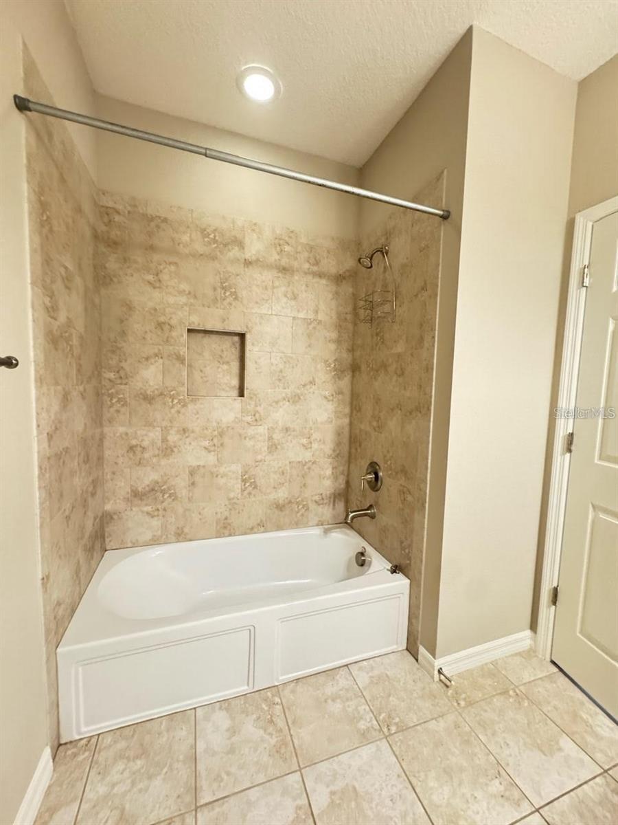ARBOR LAKES ON PALMER RANCH - Residential Lease