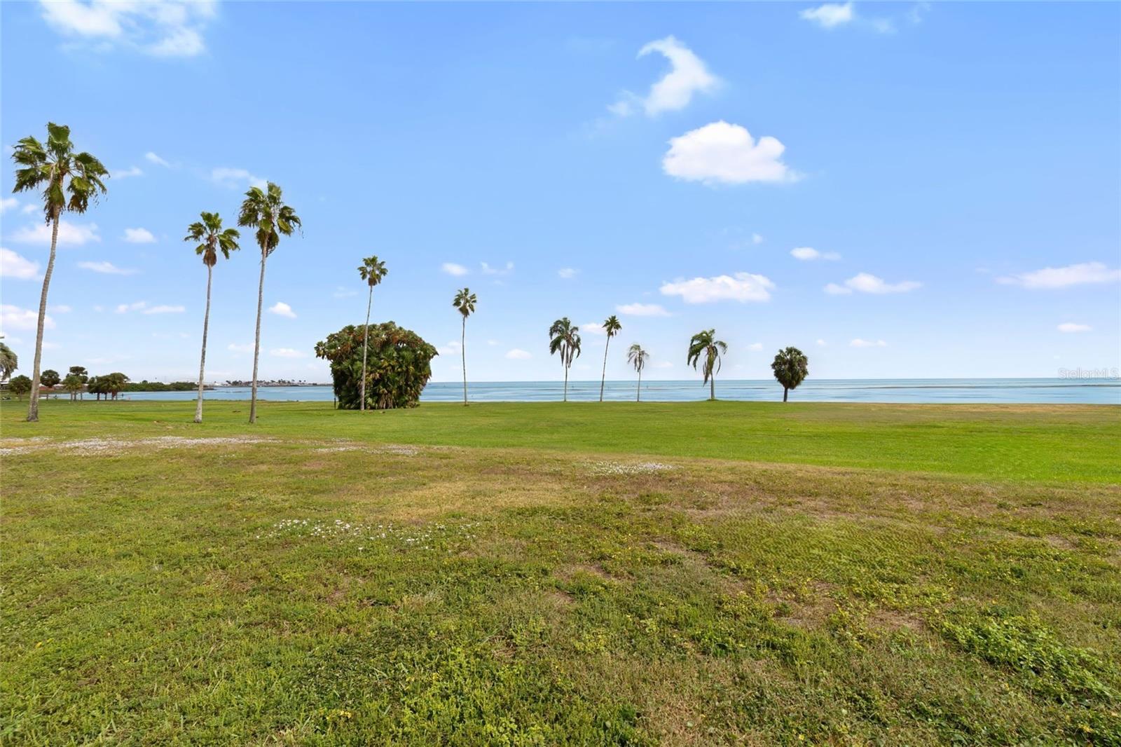 ROUSLYNN - Residential