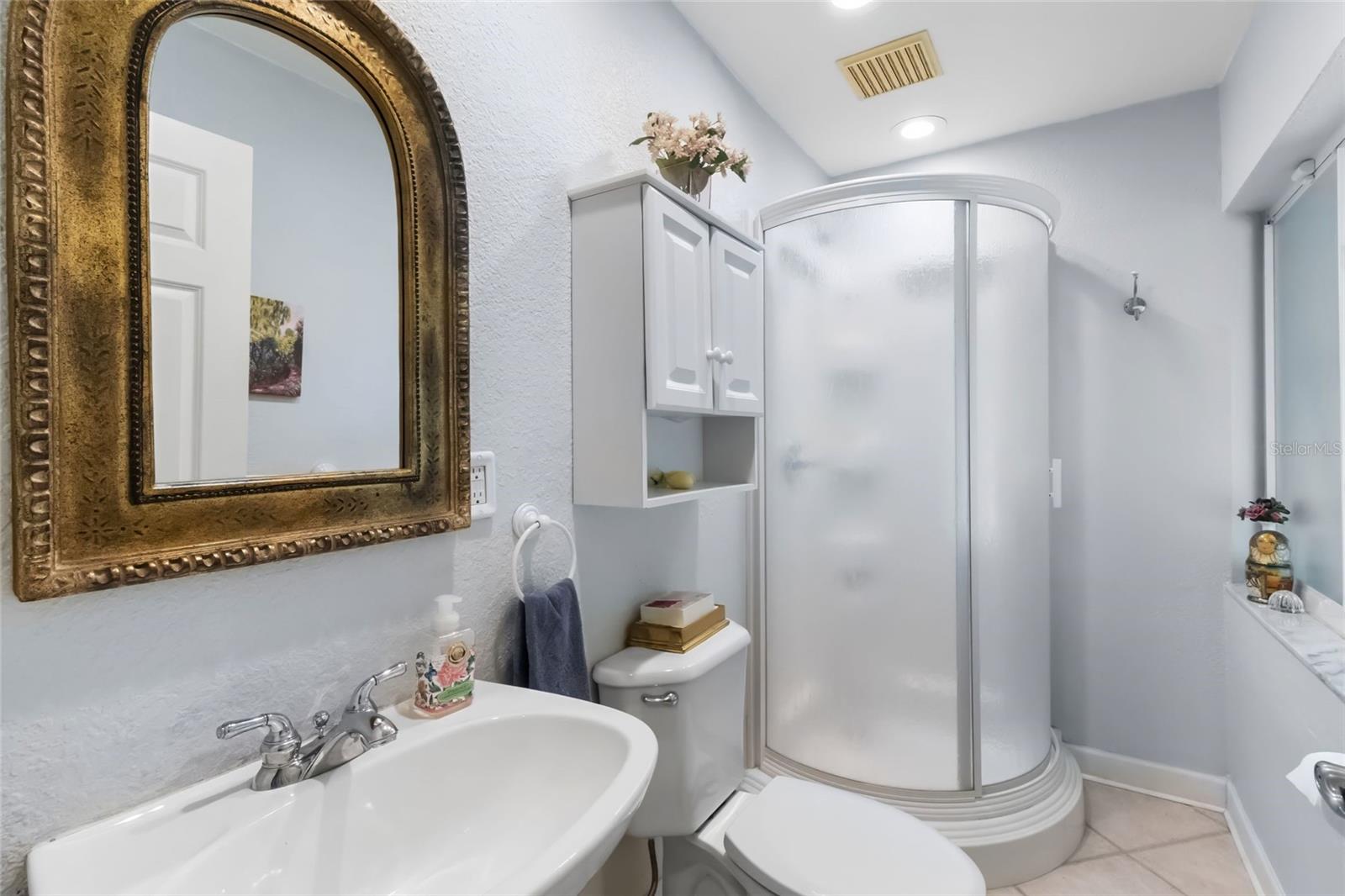 ROUSLYNN - Residential