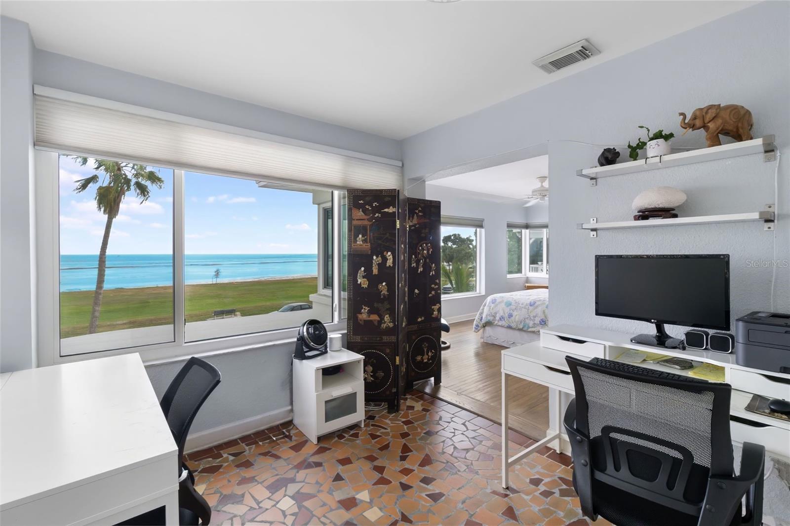 ROUSLYNN - Residential