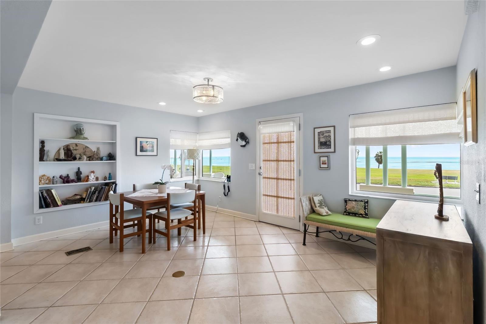 ROUSLYNN - Residential