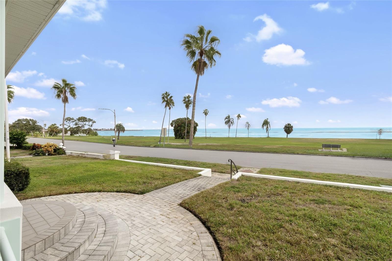 ROUSLYNN - Residential