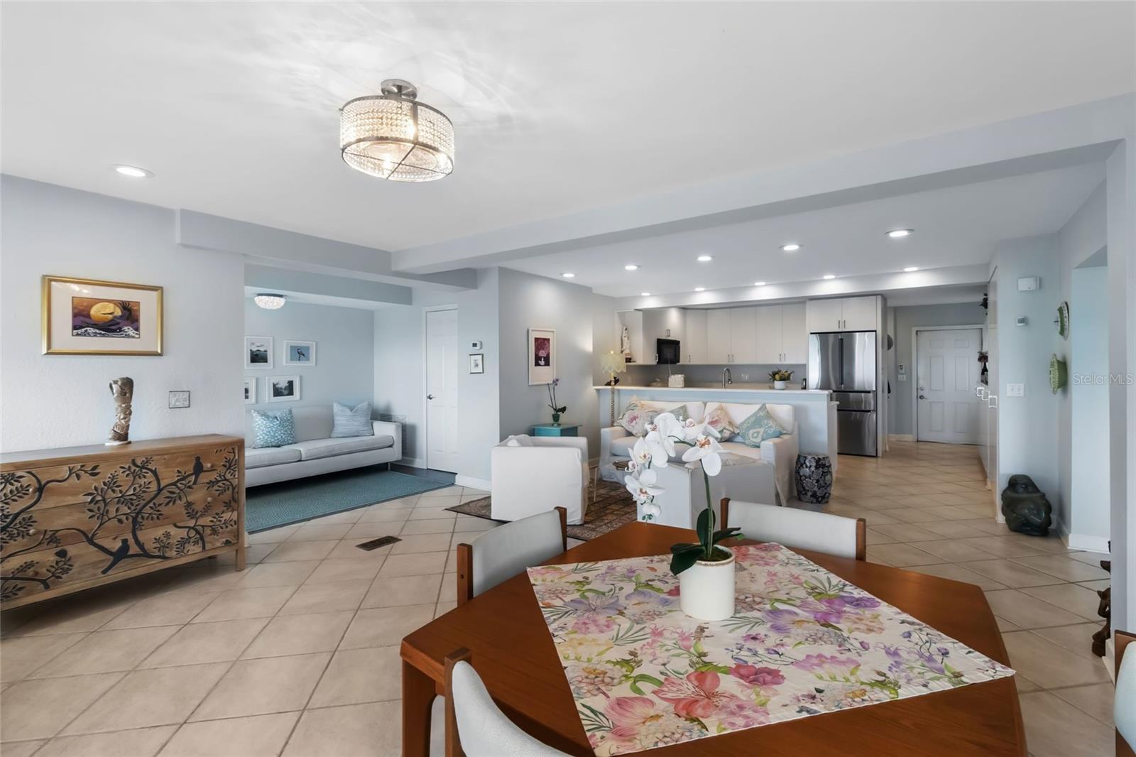 ROUSLYNN - Residential