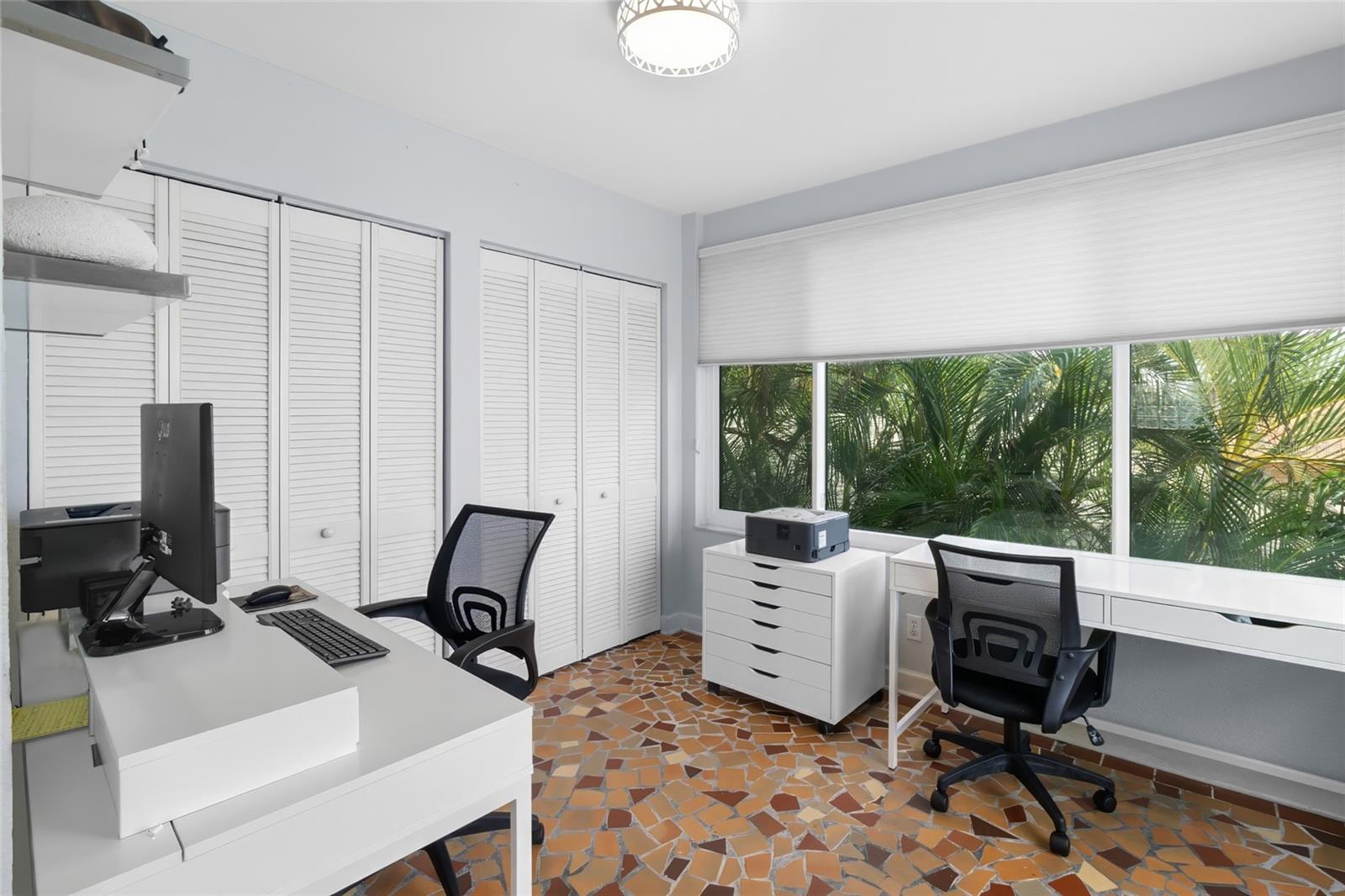 ROUSLYNN - Residential