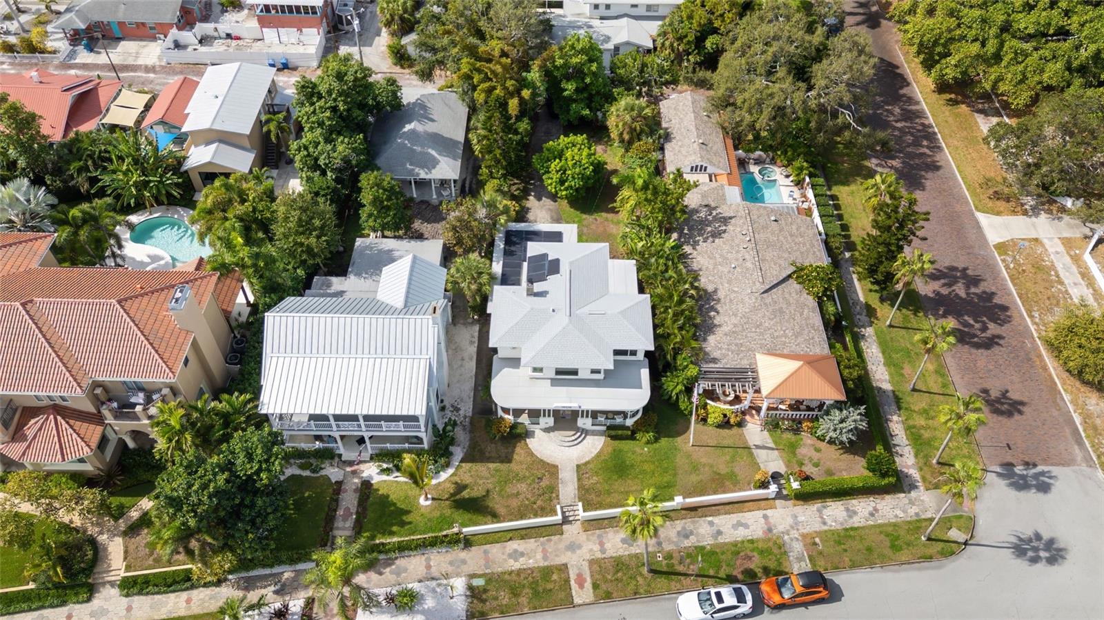 ROUSLYNN - Residential