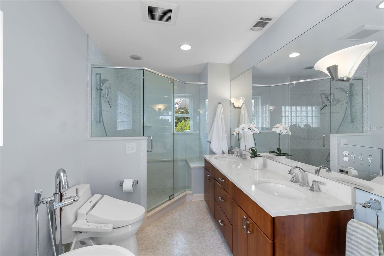 ROUSLYNN - Residential