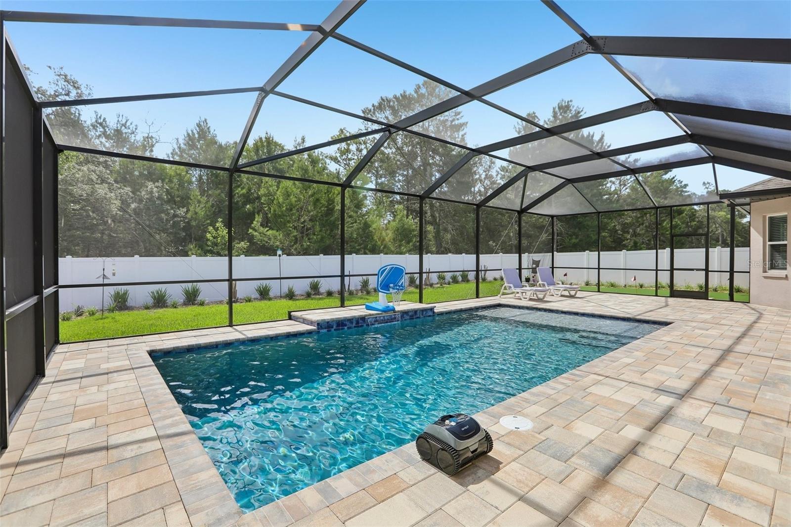 902 TIERRA DR