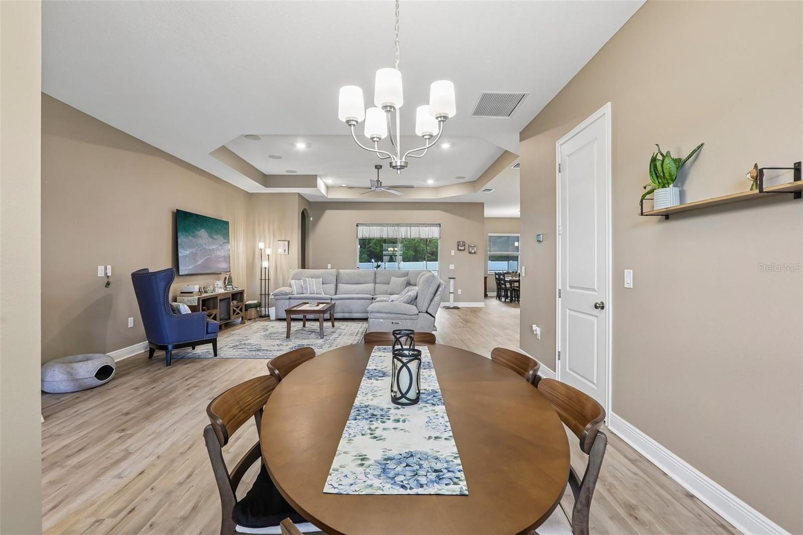 902 TIERRA DR