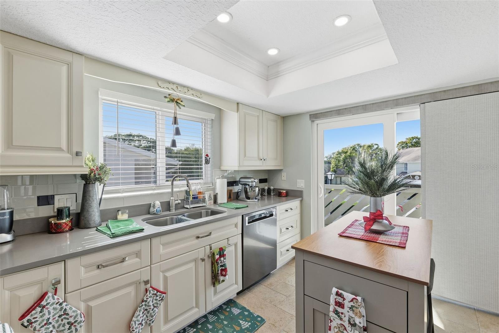 EAGLESWOOD CONDO - Residential