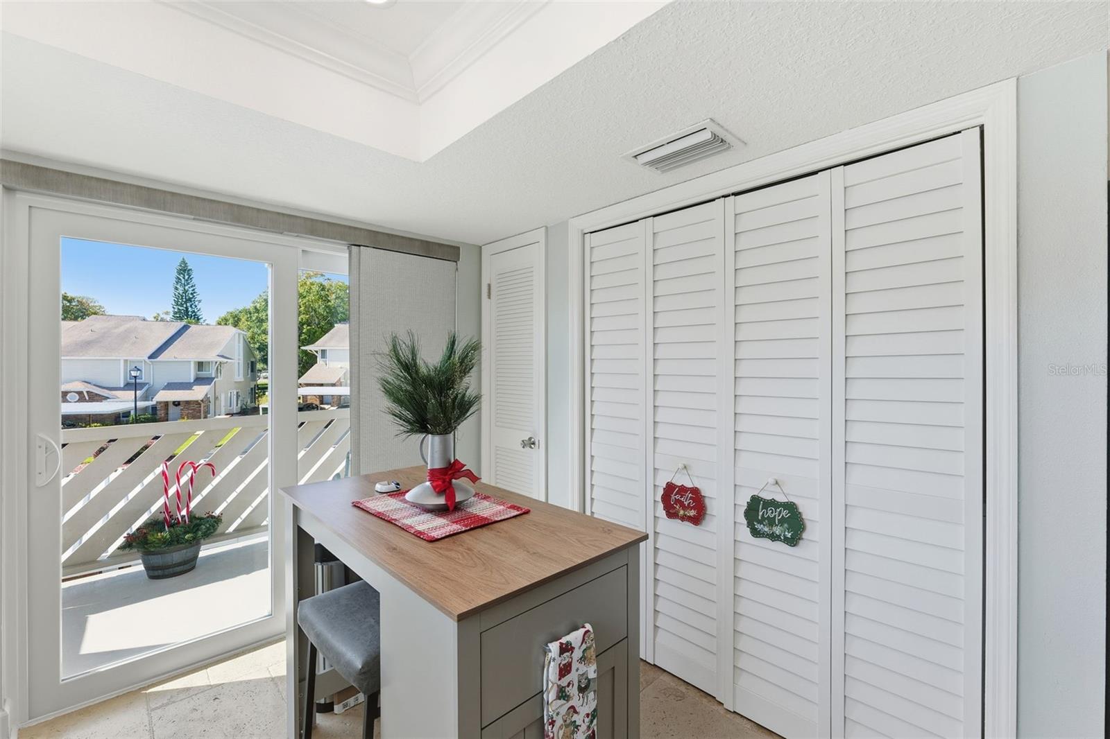 EAGLESWOOD CONDO - Residential