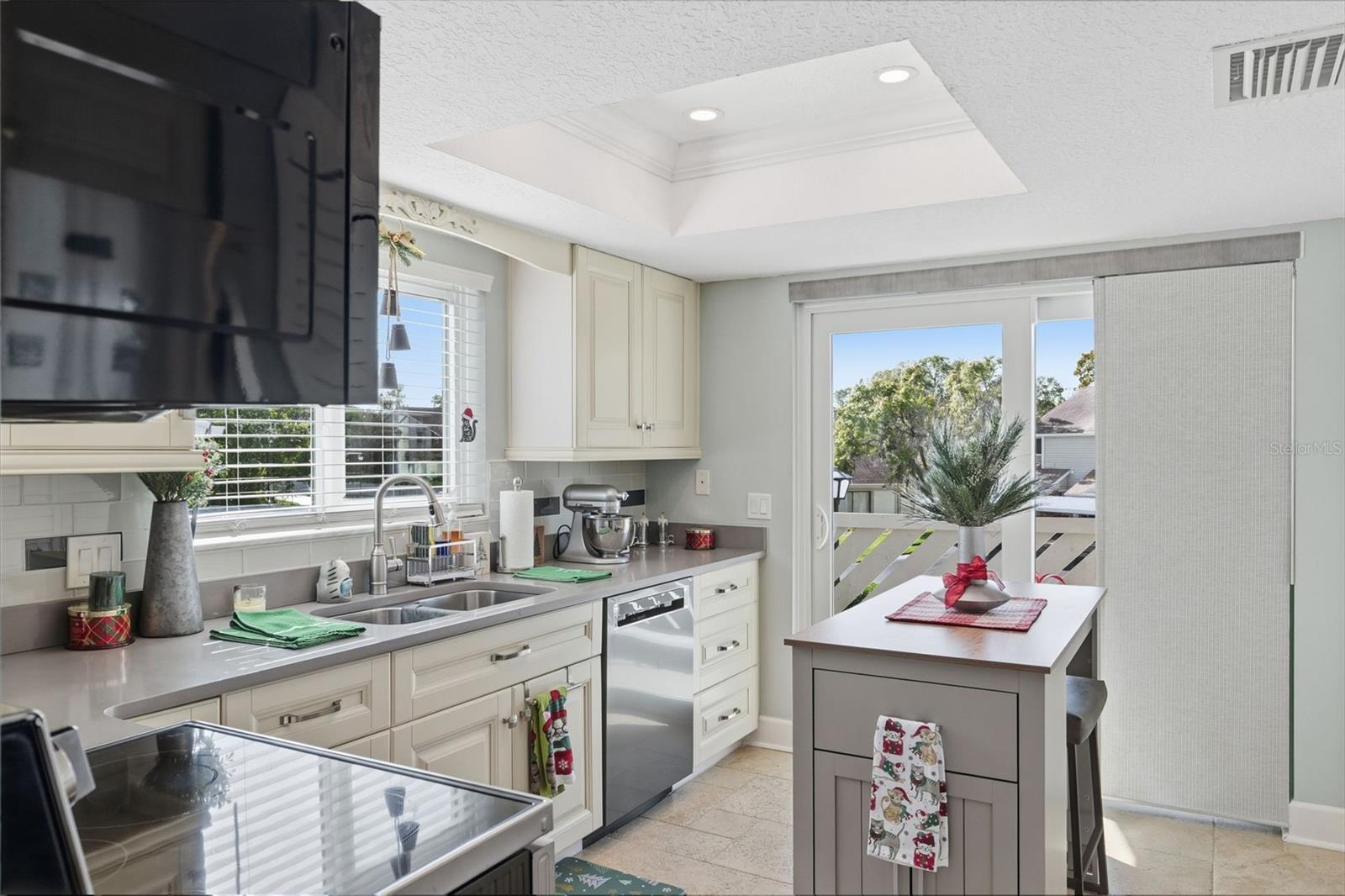 EAGLESWOOD CONDO - Residential