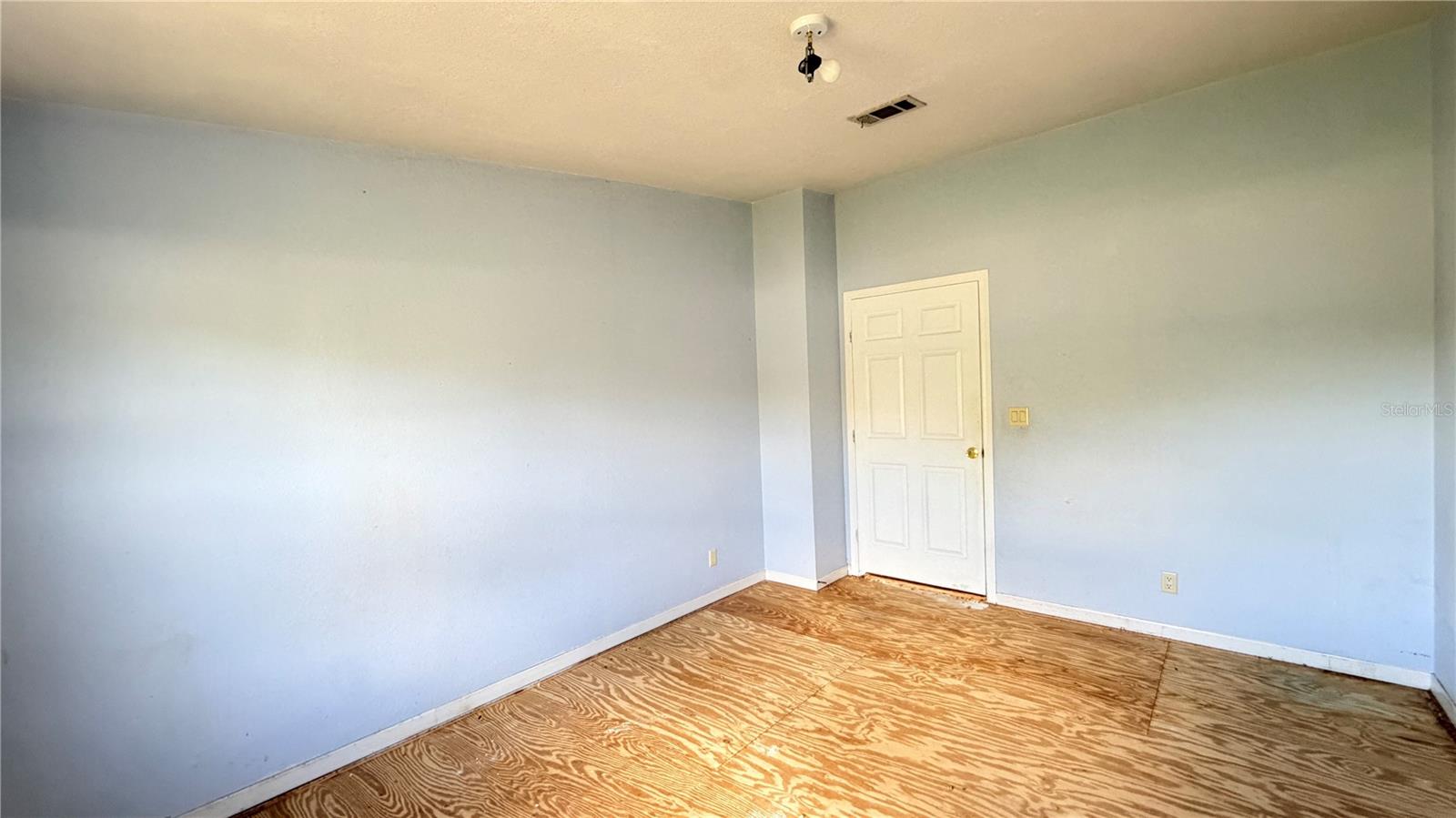 HUNTERS RIDGE - Residential