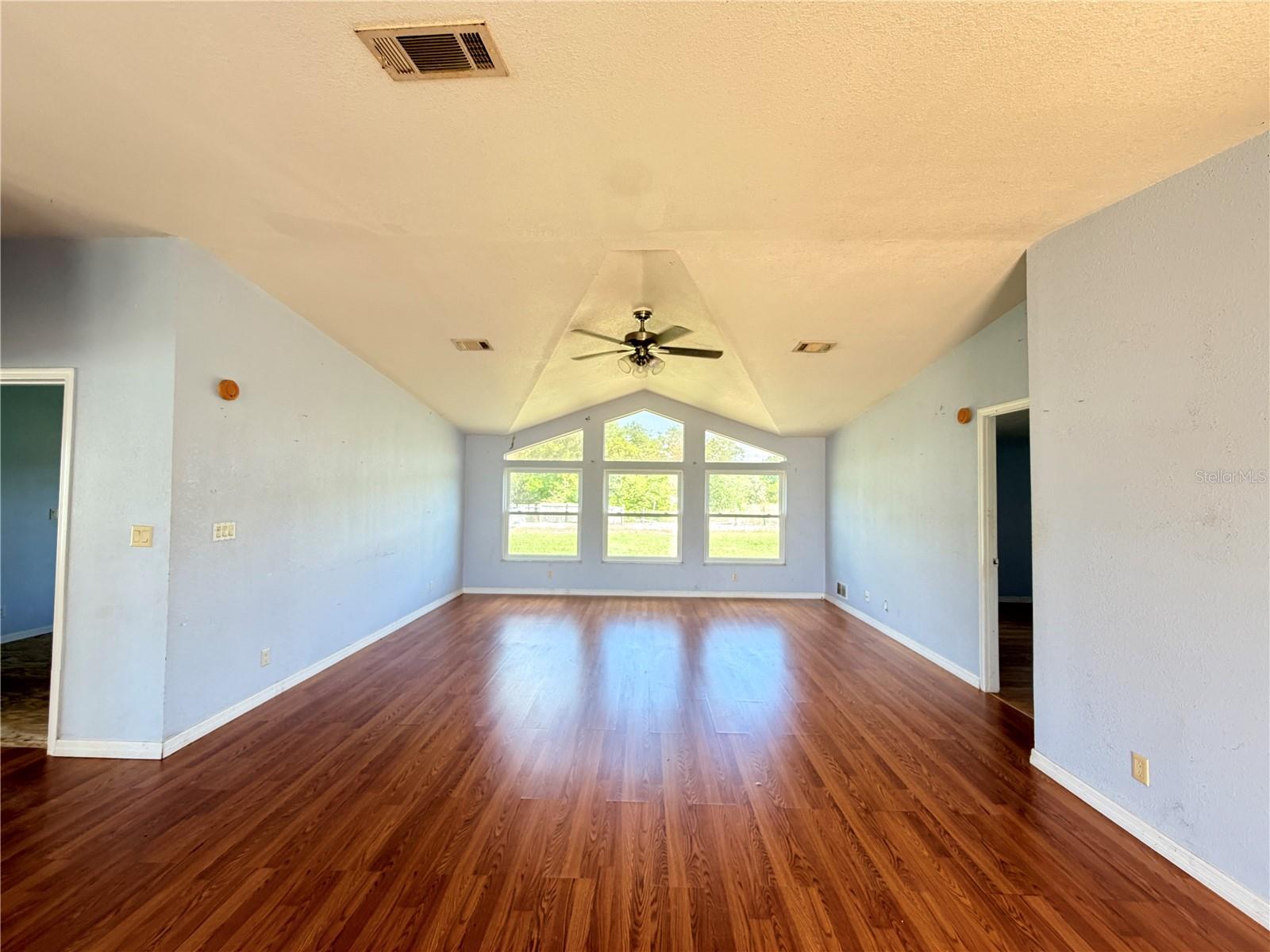 HUNTERS RIDGE - Residential