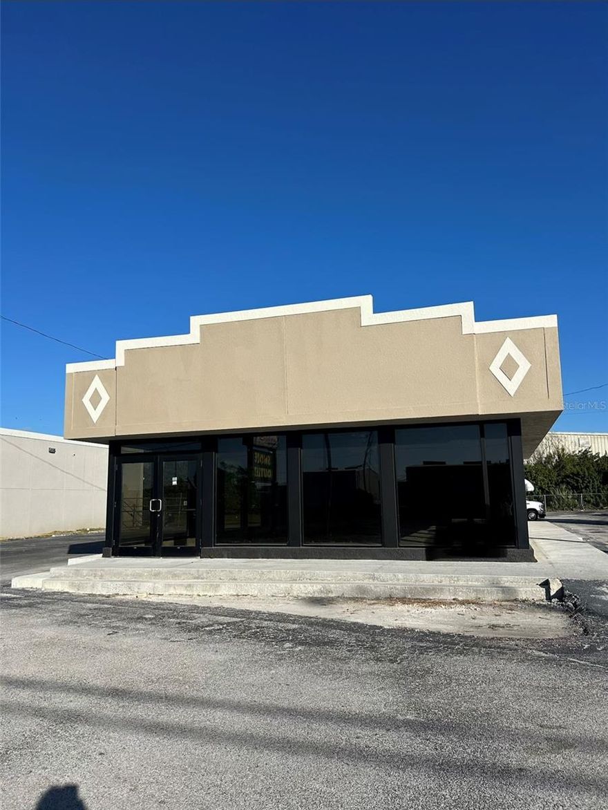 Amazing Opportunity! 
Stand-alone commercial building with plenty of parking and a spacious outdoor area—perfect for a patio, outdoor seating, or creative layouts. Comes with a certified engineer-approved floor plan. Ideal for a restaurant, showroom, or any business you can imagine! Features a drive-through and has been recently remodeled. Plus, the owner is offering 6 months free rent—move in and start your business right away!