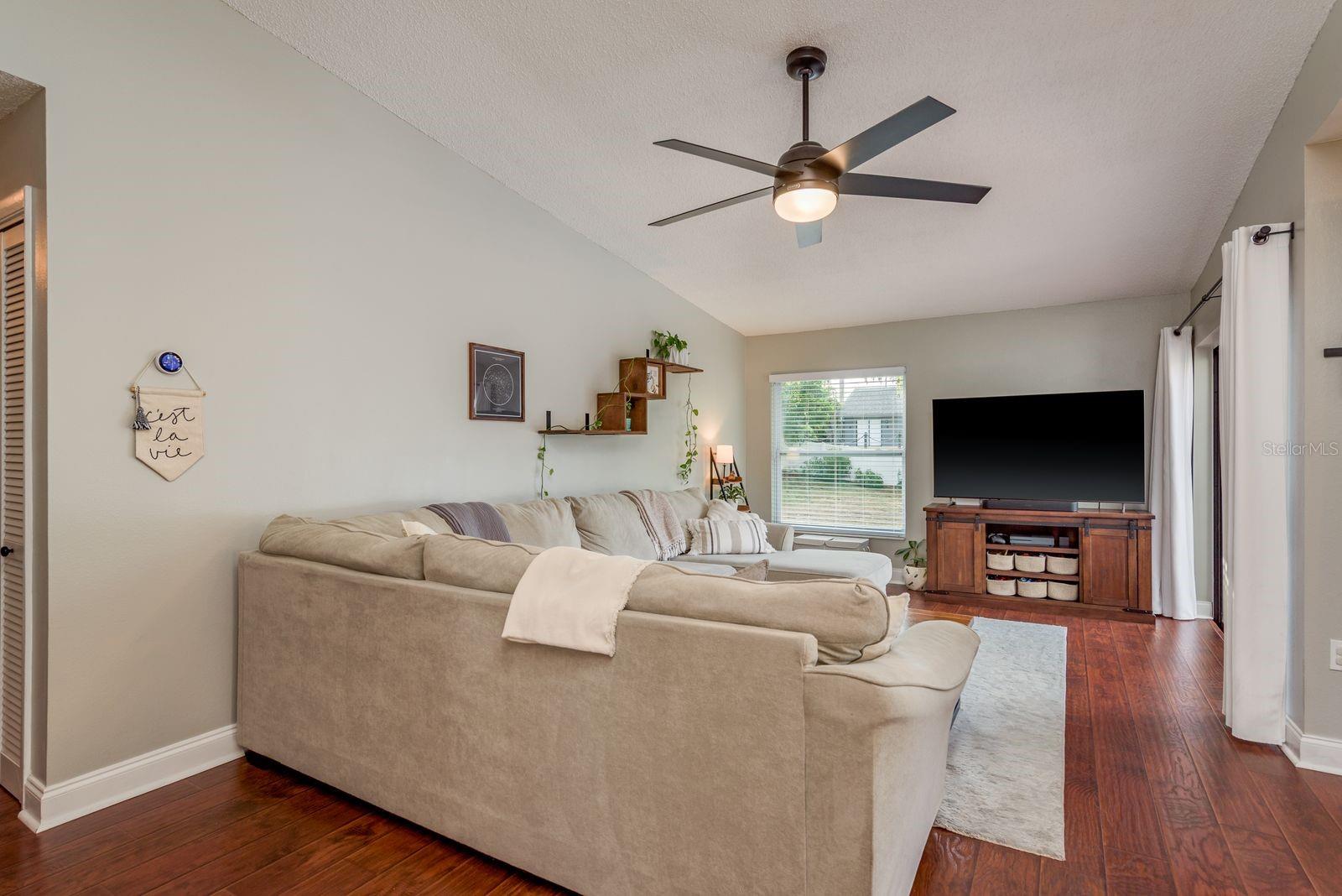 LAKE ST GEORGE-UNIT 1 - Residential