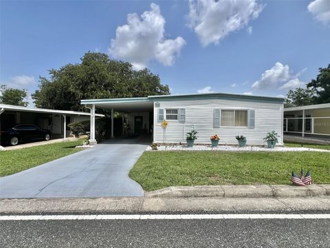 Photo of 105 Avocado Cove, Leesburg, FL 34748 (MLS # G5098068)