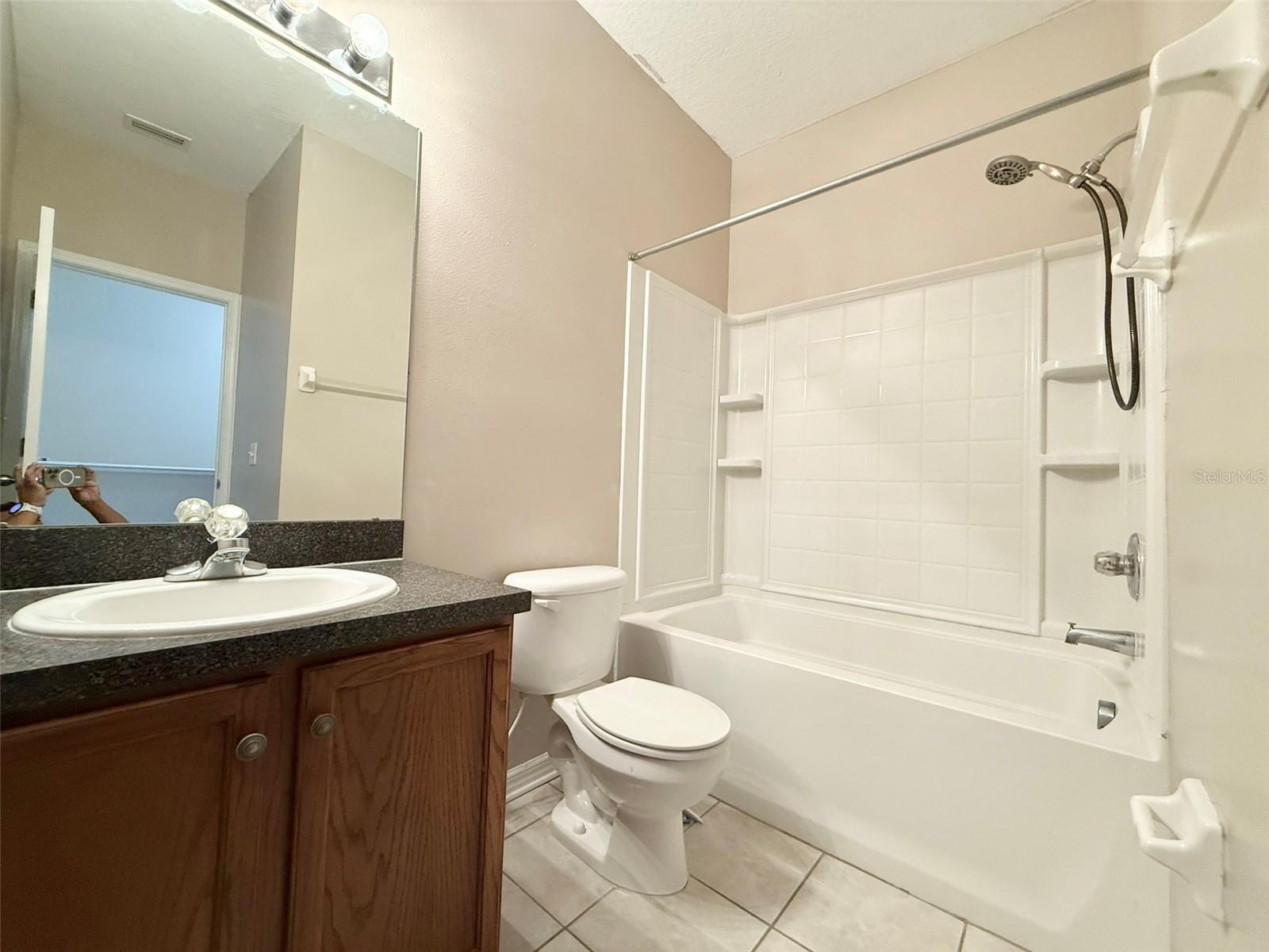 FISHHAWK RANCH TWNHMS PH - Residential