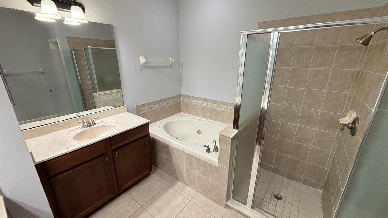 WATERFORD TRLS PH I - Residential Lease