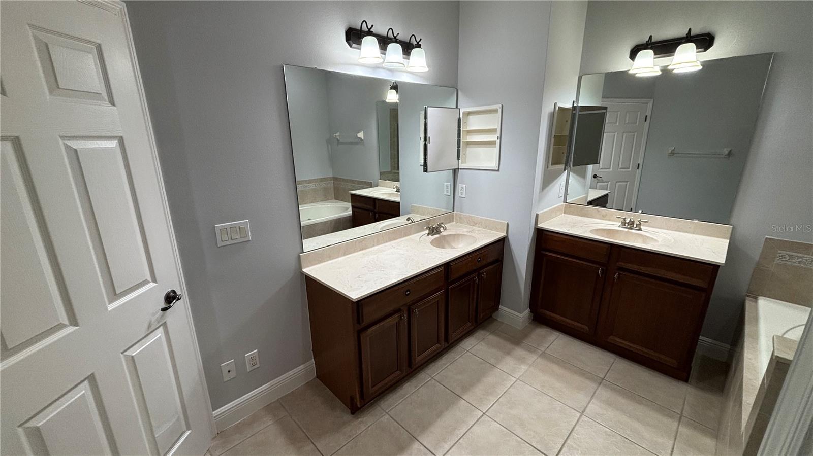 WATERFORD TRLS PH I - Residential Lease