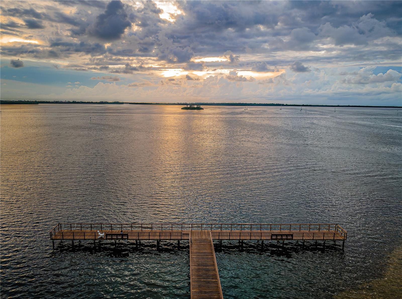 EDGEWATER ARMS 4TH CONDO - Residential