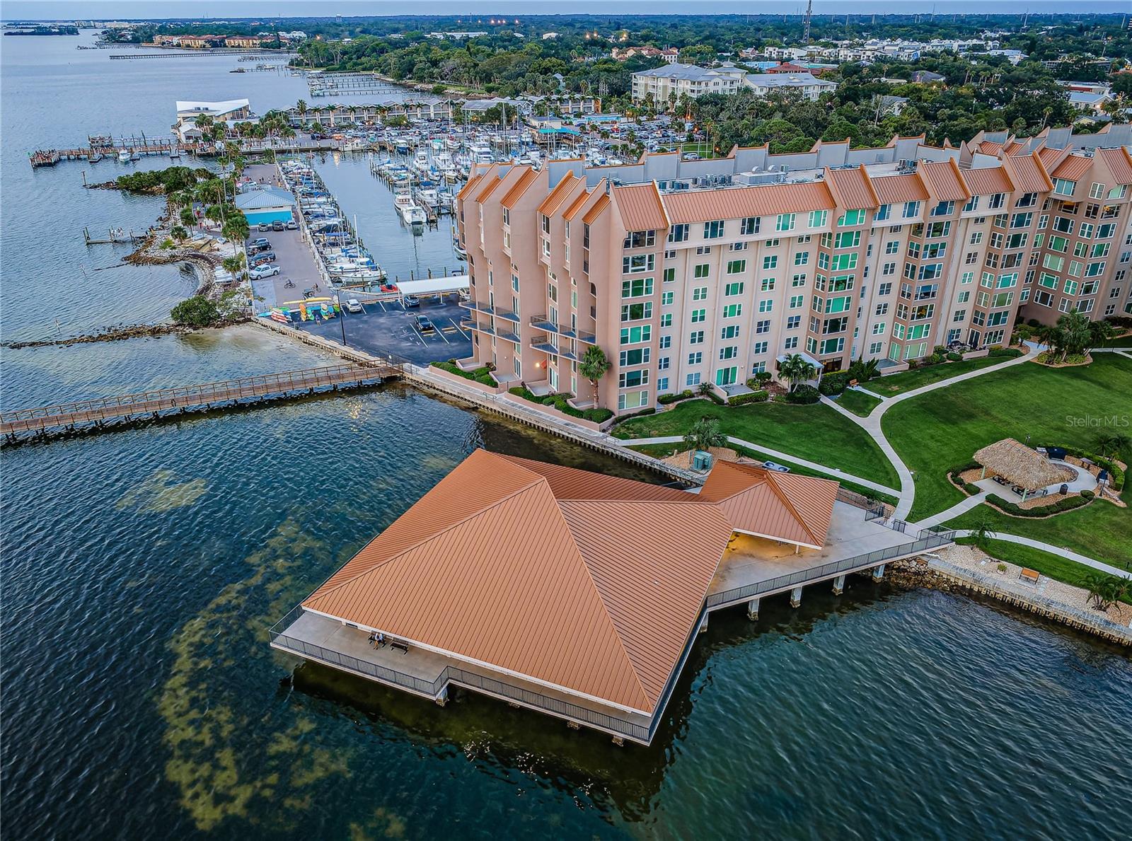 EDGEWATER ARMS 4TH CONDO - Residential