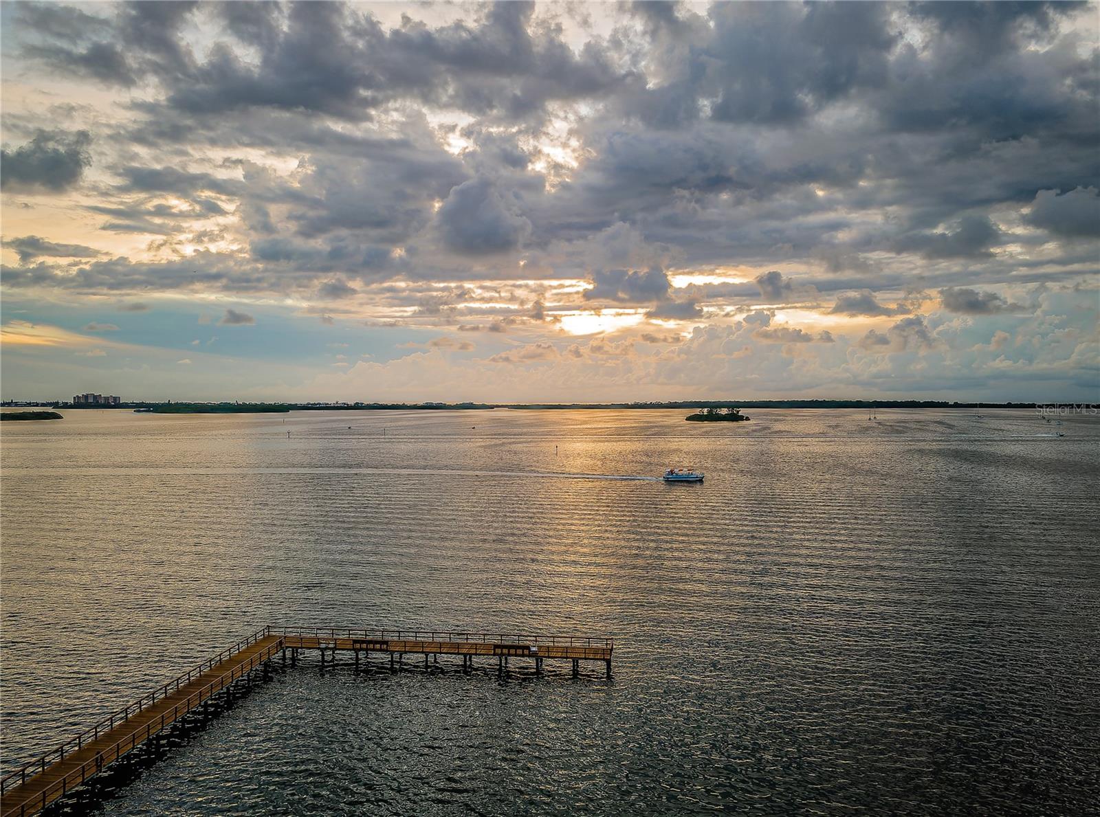 EDGEWATER ARMS 4TH CONDO - Residential