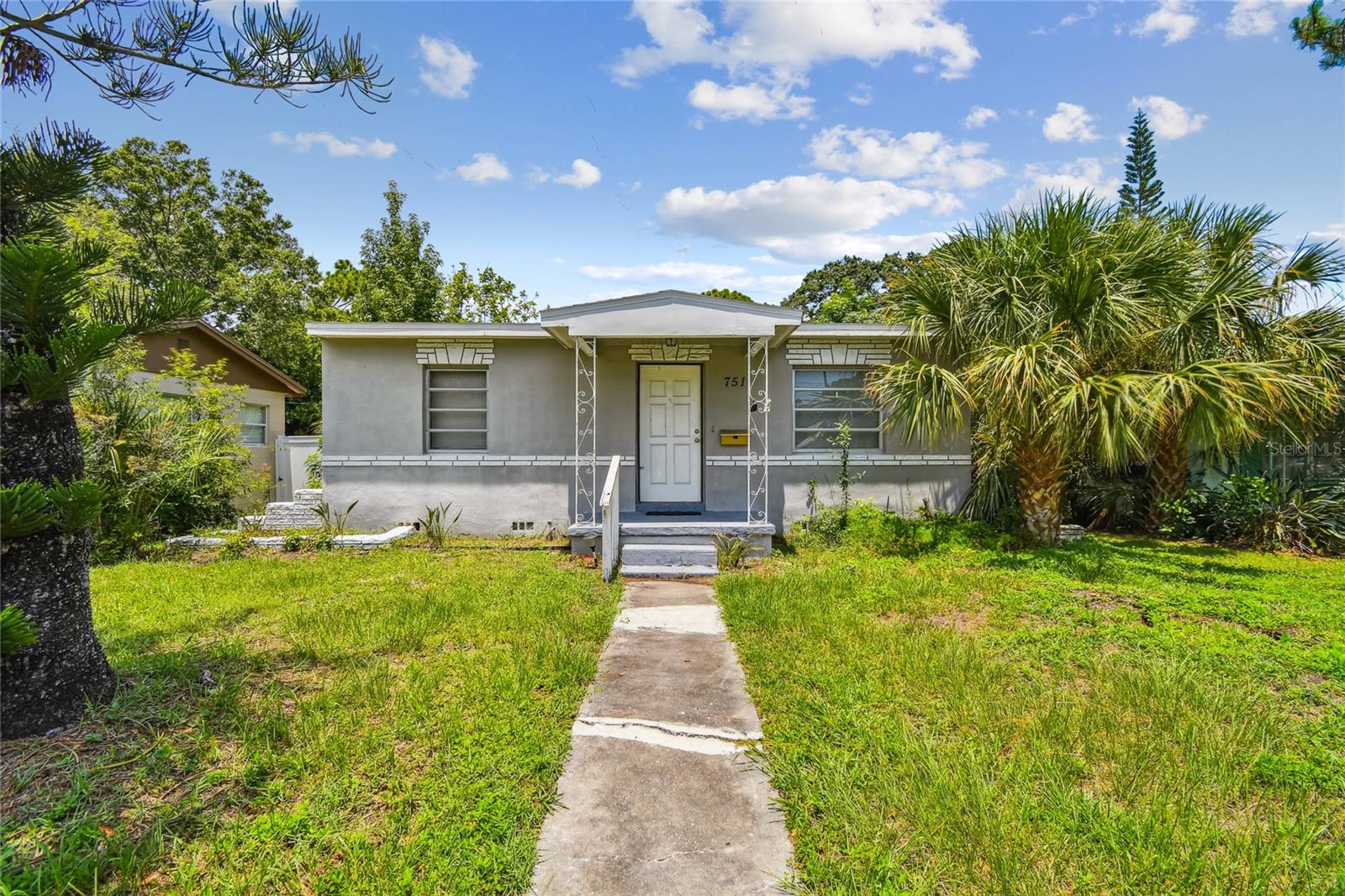 Cute, freshly renovated home in a good quiet neighborhood. 3 bed (or 2 bed + den) with 2 full bathrooms, vinyl wood plank flooring and tile in all rooms, parking in back an option, large back yard, with brand new deck. One car garage in back for storage! Pets accepted with $250 deposit. First month plus $2000 security needed to move in. 2.5x income. No smoking please.
Tenant pays for utilities (water/garbage/electric/internet) and sets them up in their name. 12 month lease. Landscape $100 per month, added to rental. Option is to maintain on own, but initially service provided for $100 / mo in addition to the $2300 rental amount.