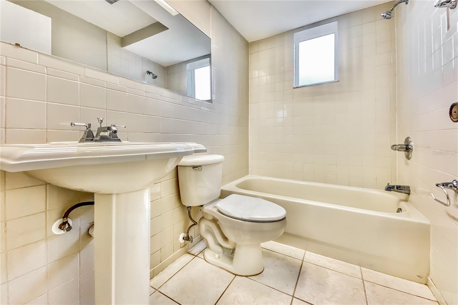 WOOD TRAIL VILLAGE - Residential Lease