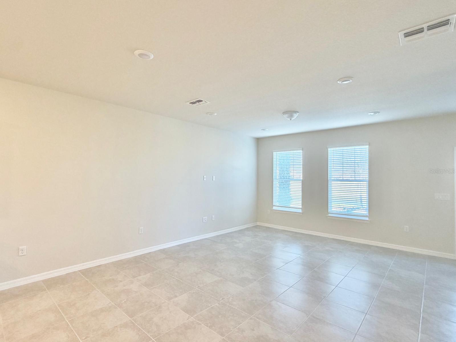 SILVERLEAF OAKS AT HAMLIN PHASE 3A - Residential Lease