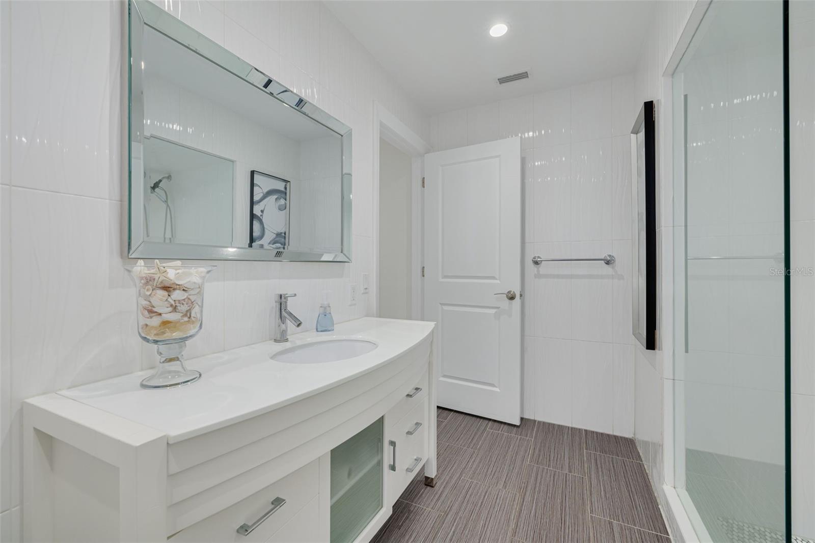 FLOR A MAR - Residential