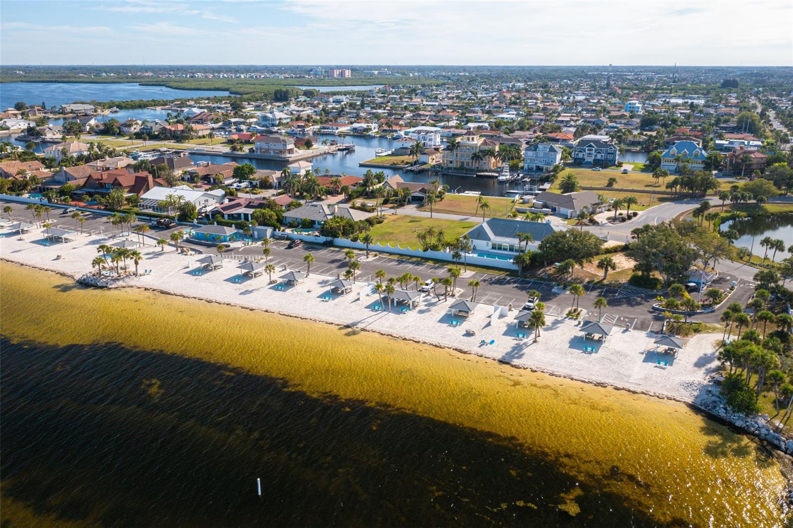 FLOR A MAR - Residential