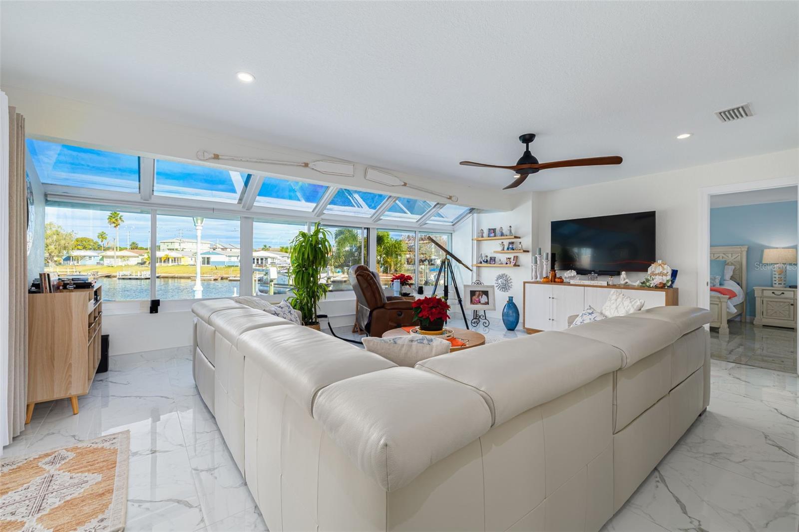 FLOR A MAR - Residential