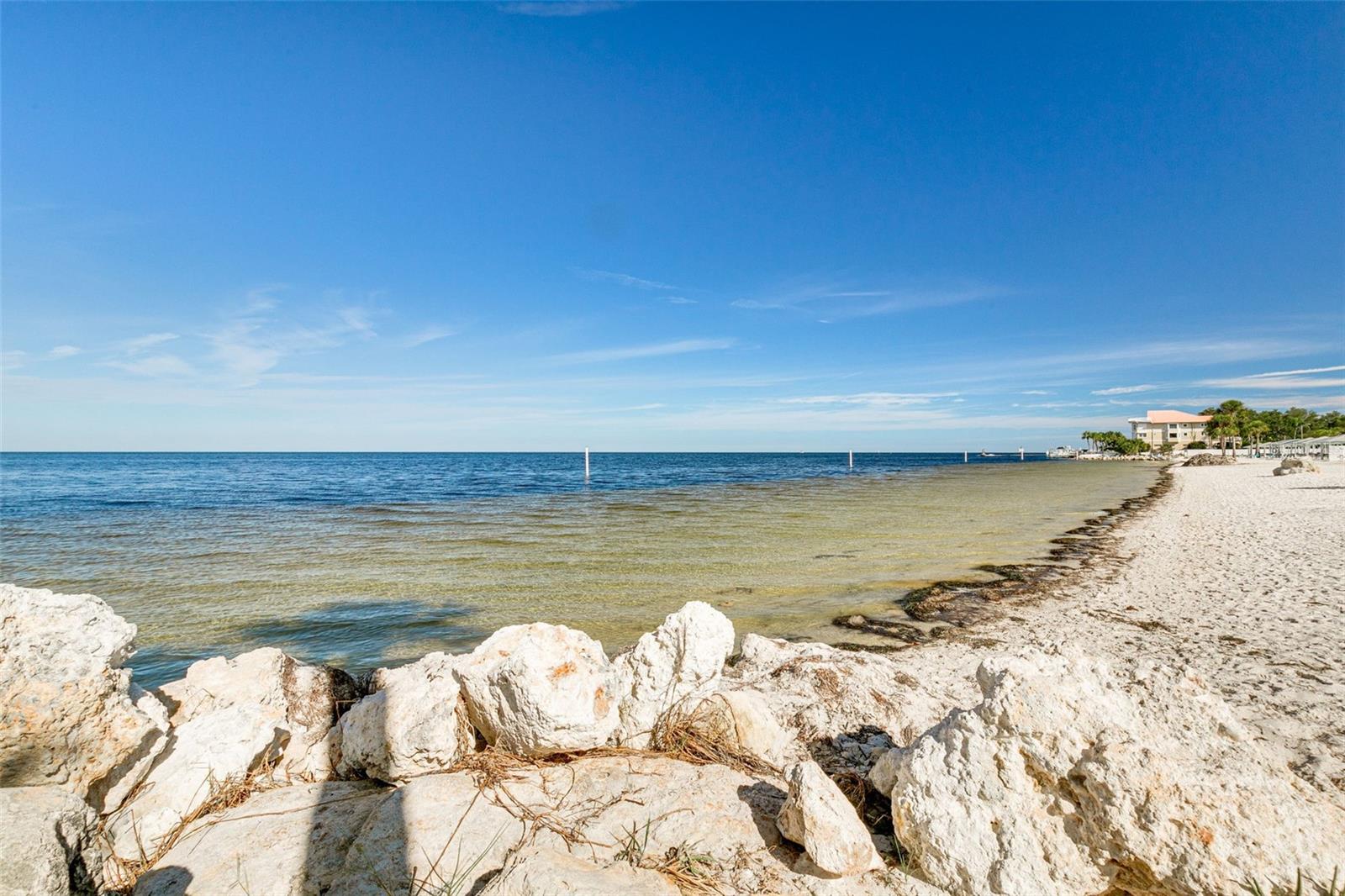 FLOR A MAR - Residential