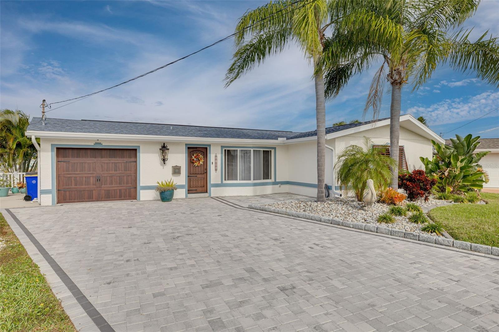 FLOR A MAR - Residential