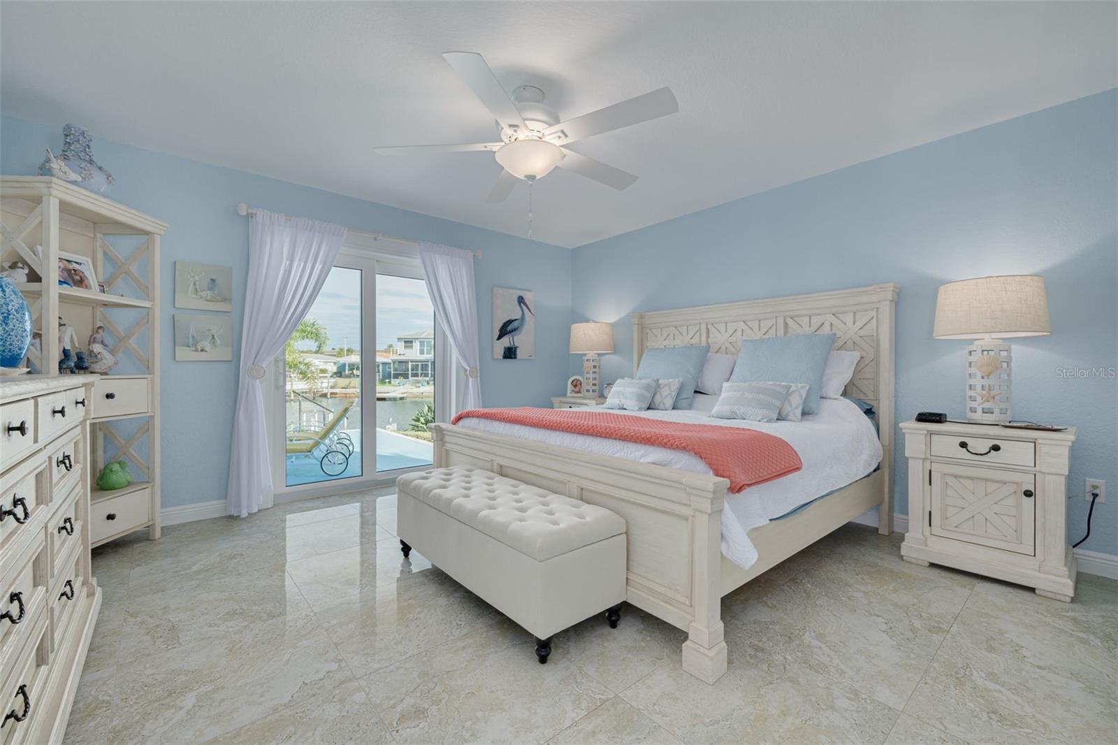 FLOR A MAR - Residential