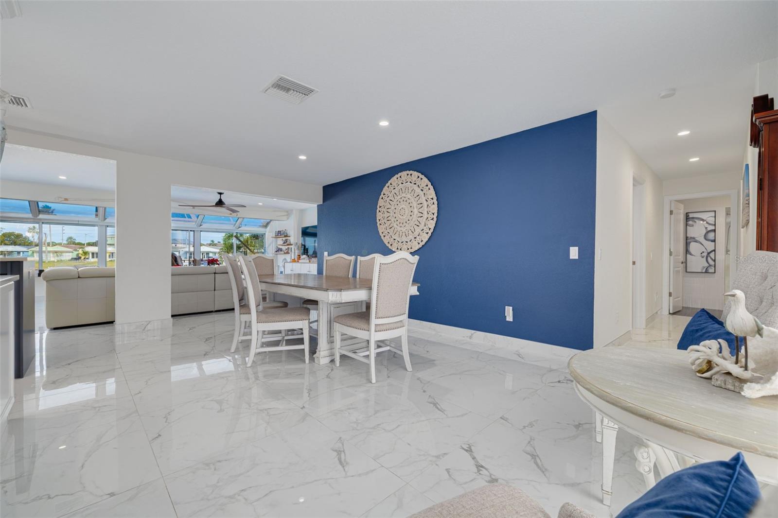 FLOR A MAR - Residential