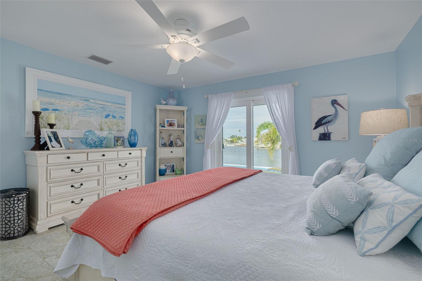 FLOR A MAR - Residential