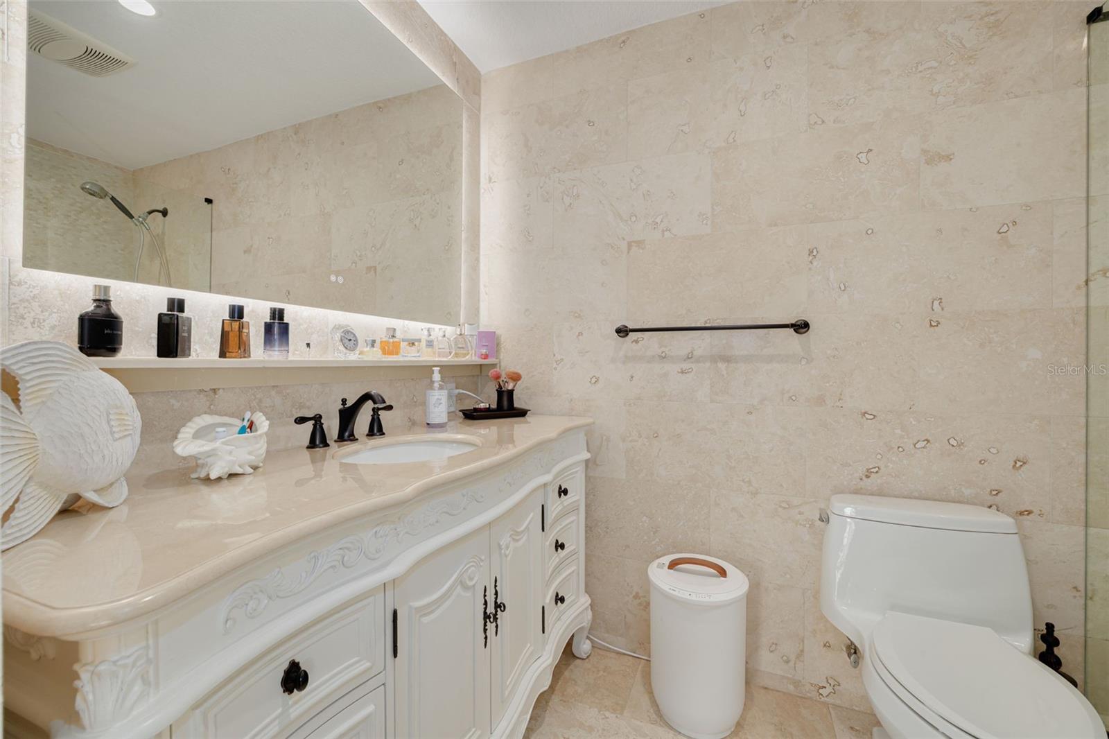 FLOR A MAR - Residential