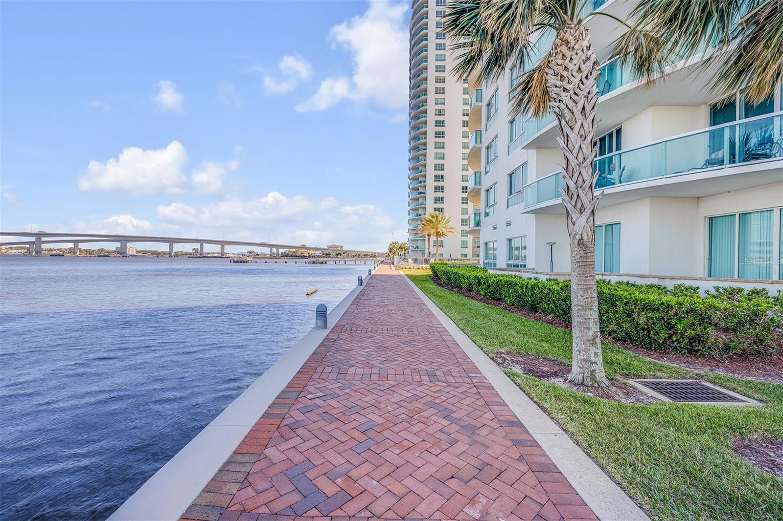 MARINA GRANDE/HALIFAX 01 - Residential