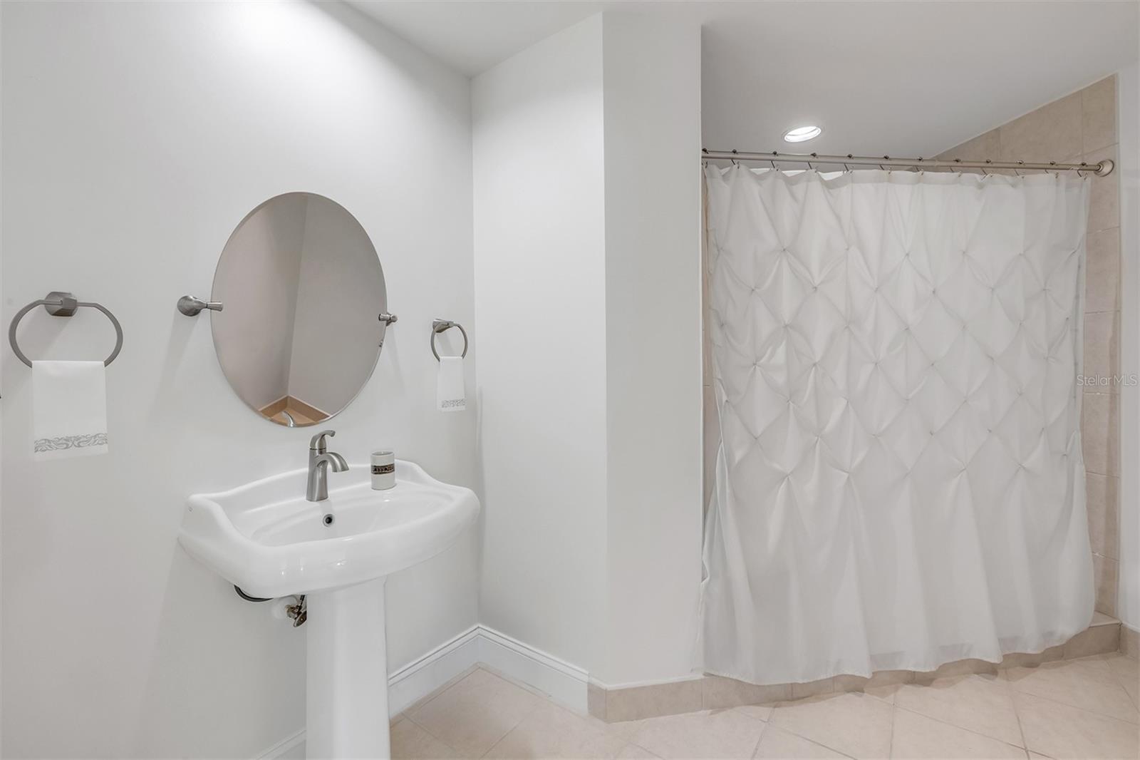 MARINA GRANDE/HALIFAX 01 - Residential