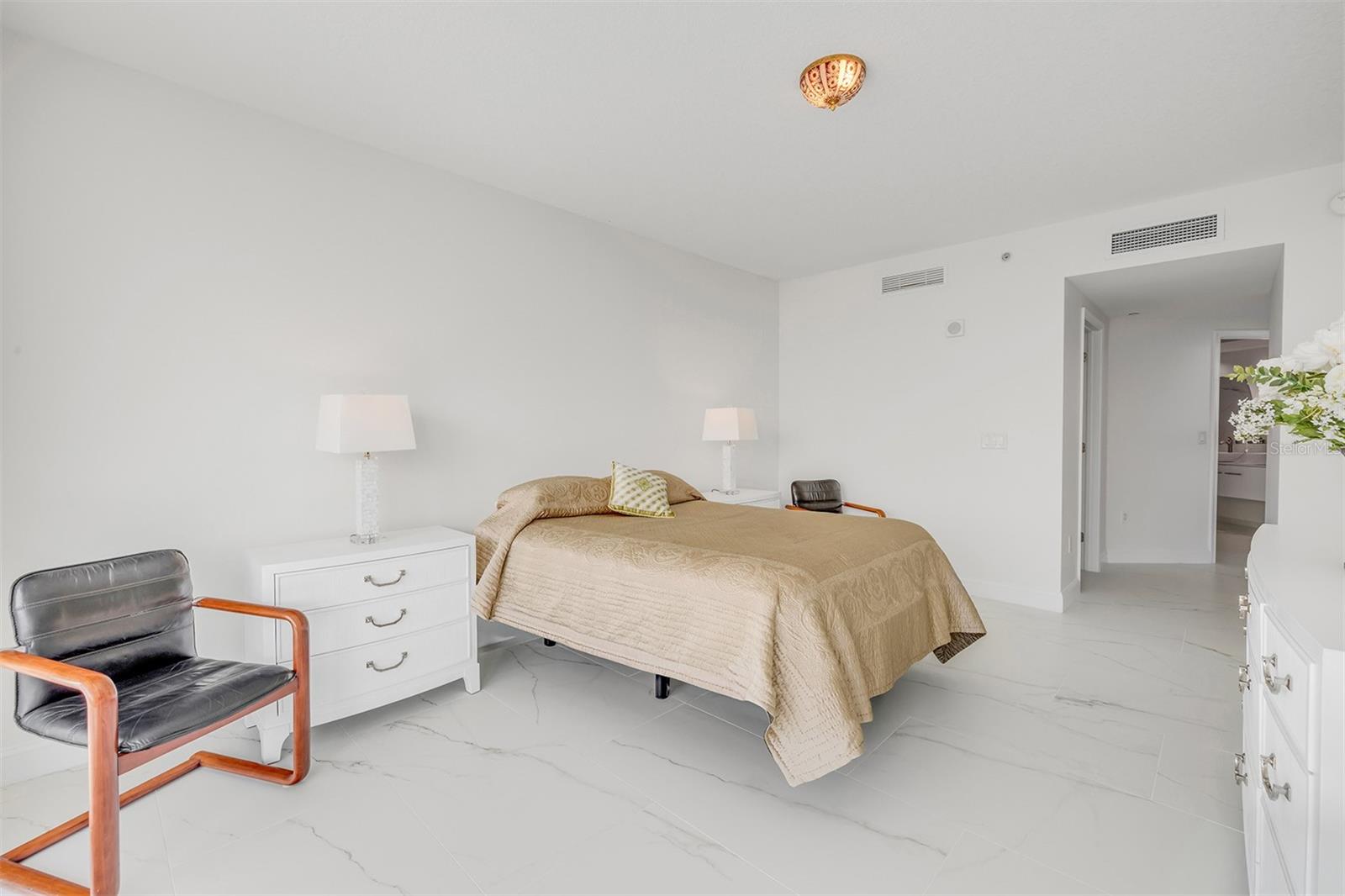 MARINA GRANDE/HALIFAX 01 - Residential