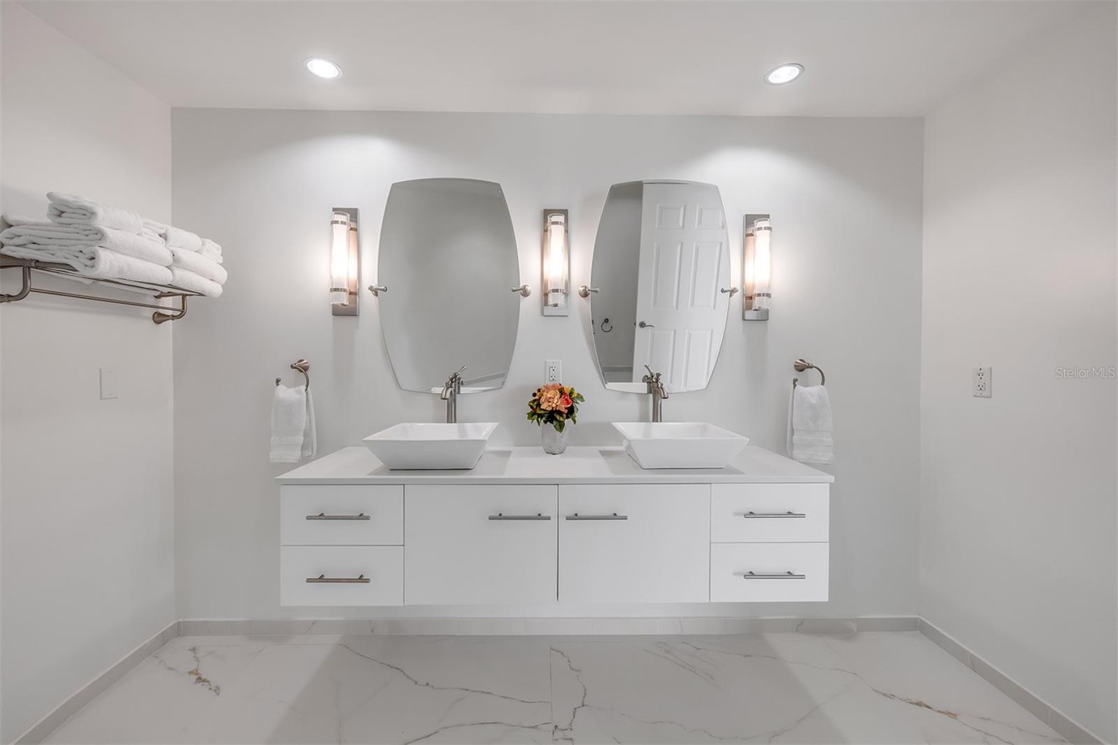 MARINA GRANDE/HALIFAX 01 - Residential