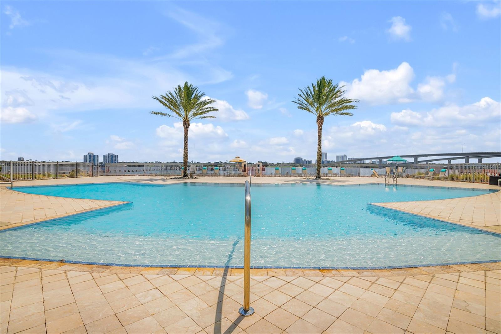 MARINA GRANDE/HALIFAX 01 - Residential