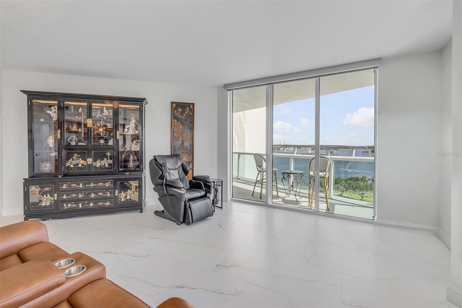 MARINA GRANDE/HALIFAX 01 - Residential