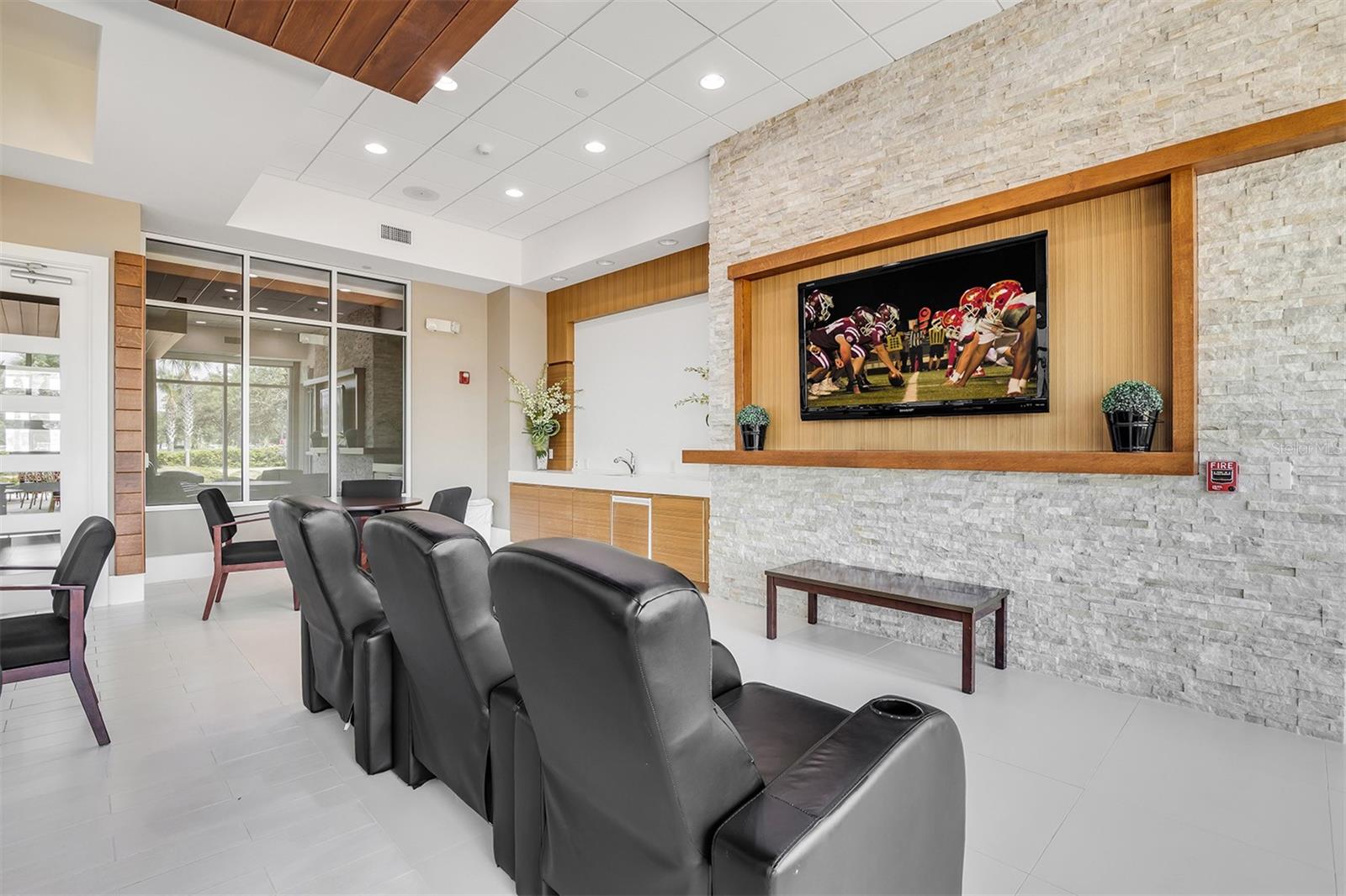 MARINA GRANDE/HALIFAX 01 - Residential