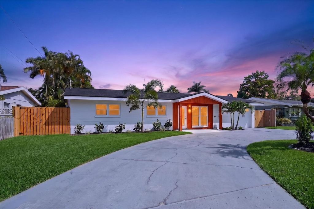 Photo of 1524 Carson Circle NE, St Petersburg, FL 33703 (MLS # A4696596)