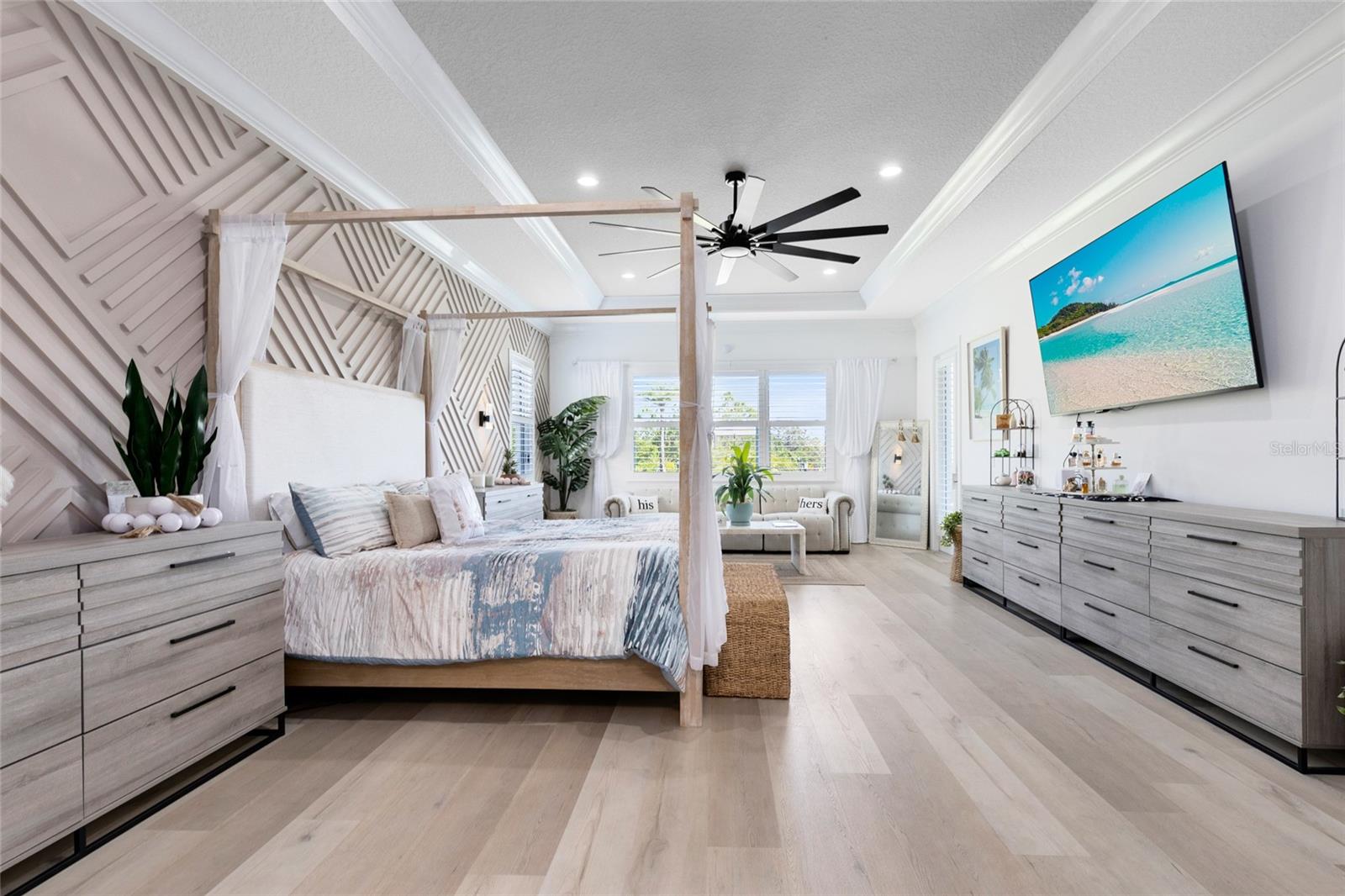 LAUREL POINTE - Residential